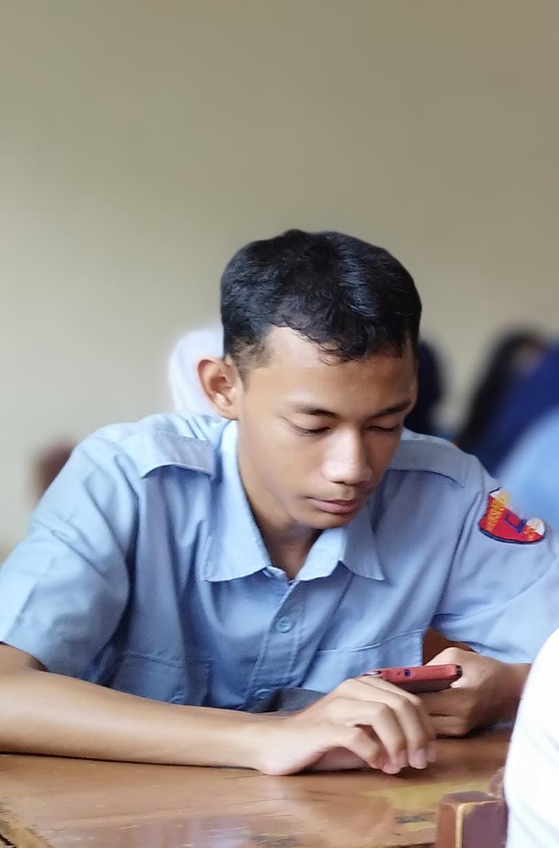 Zulfikar Yanuar Aji Saputra as a XI RPL 1 Student!